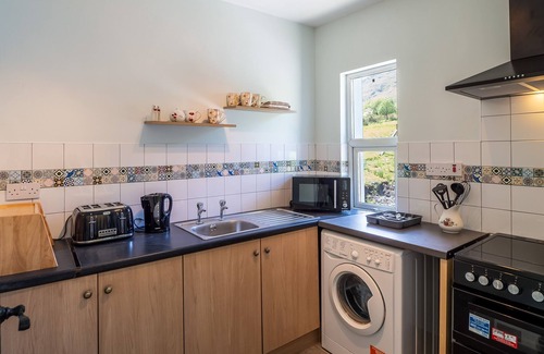 Leenane Cottage | Hillview House - Leenane - sleeps 4 guests in 2 bedrooms