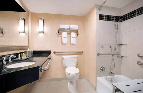 O'Hare Hotel | Hilton Chicago O'Hare Airport