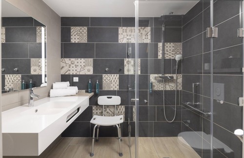 Quartier du Pont-de-Flandre Hotel | Hilton Garden Inn Paris La Villette