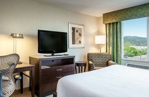 Canyon Park Hotel | Hilton Garden Inn Seattle/Bothell