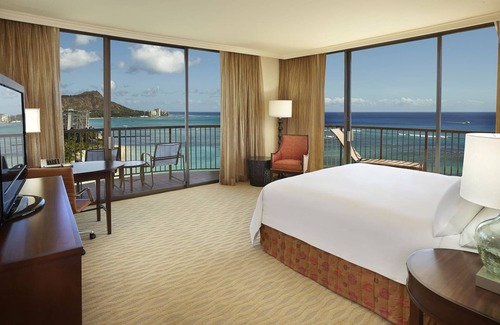 Waikiki Resort | π΄ Hilton Hawaiian Village β¨ Experience Paradise in a 2 BR Oceanview-Sleeps 6
