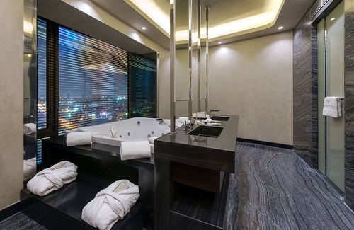 Kadikoy Hotel | Hilton Istanbul Kozyatagi