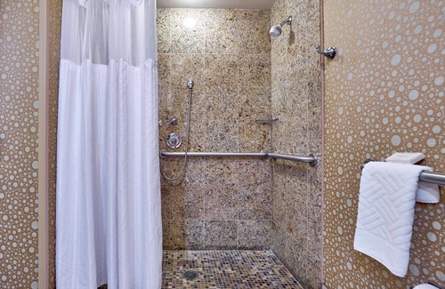 Downtown Knoxville Hotel | Hilton Knoxville