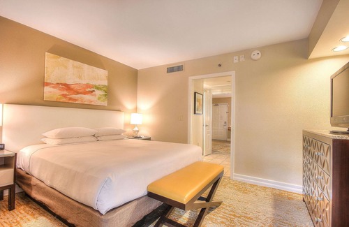 Camelback East Resort | Hilton Phoenix Resort at the Peak