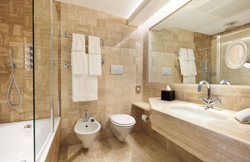 Fiumicino Hotel | Hilton Rome Airport