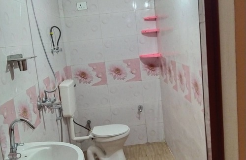 Majkhali House | Himalaya View