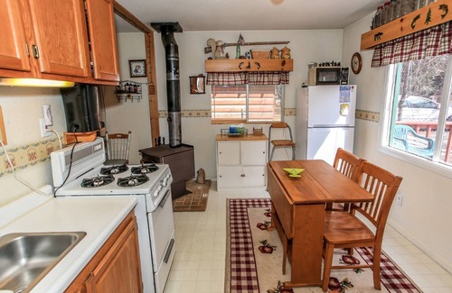 Big Bear Lake House | Hiner Haven - Walk to Shuttle, Fireplace, Barbecue