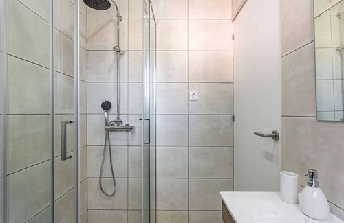 Sao Joao de Deus Apartment | Hip Tailor Made Flat in Areeiro