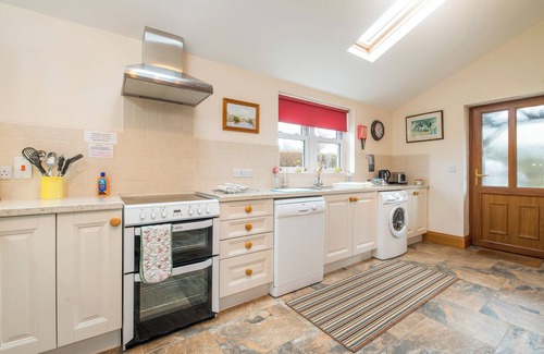 Newcastle Emlyn Cottage | HIRWAUN COTTAGE, family friendly, luxury holiday cottage in Cenarth