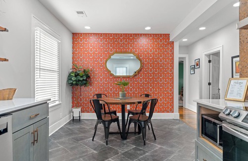 Shelbyville House | Historic 1909 Gem/Modern Comfort on the Bourbon Trail