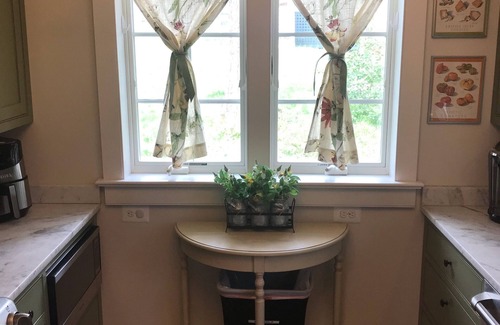 Aldie House | Historic and Updated Farmhouse Built in 1808