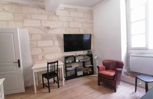 Avignon City Centre Apartment | Historic Apartment in Pedestrian Town Centre