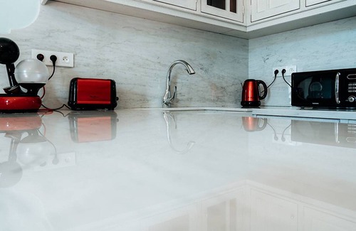 Pezenas Apartment | Historic apartment, pets allowed, center of Pézenas