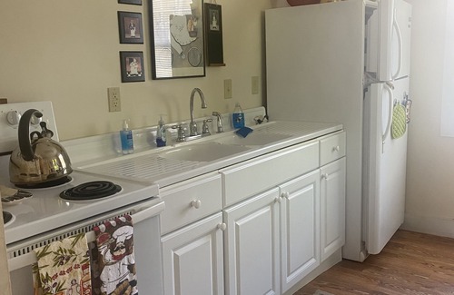 Deersville Hotel | Historic building, Historic town go back in time, near lakes & hiking trails.