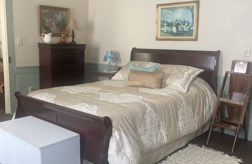 Deersville Hotel | Historic building, Historic town go back in time, near lakes & hiking trails.