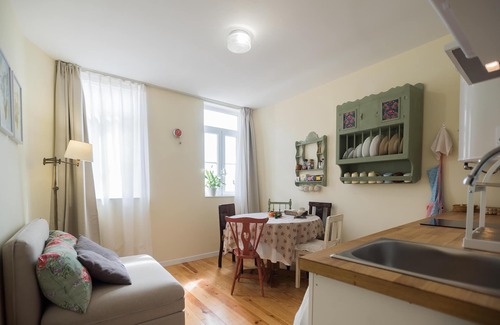 Santo Estevao Apartment | Historic Center Alfama, Wifi, Transport, 3rd floor