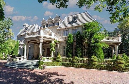 Sandy House | Historic Chateau at La Caille