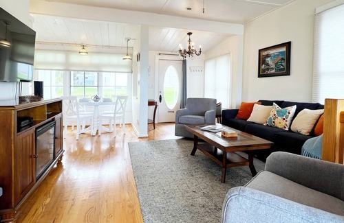 Village of La Jolla Cottage | Historic Cottage with Zen Feel. Full Ocean Views in Village