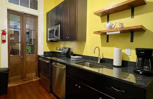 Seventh Ward House | Historic Creole Cottage Apt. Close to the French Quarter