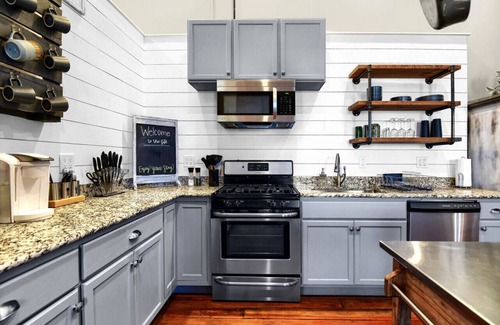 Denison Apartment | Historic Denison Loft with a View