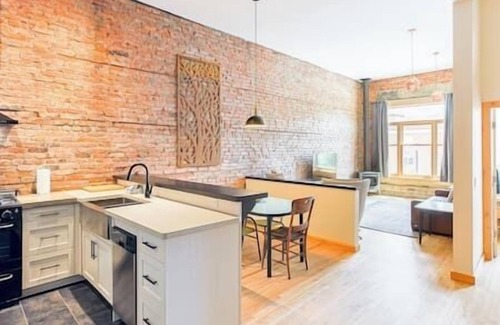 Historic Downtown Fernie Apartment | Historic downtown apartment/Fully renovated