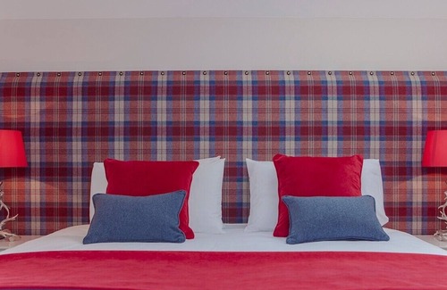 Newington House | Historic Edinburgh property transformed into a modern townhouse. Free parking.