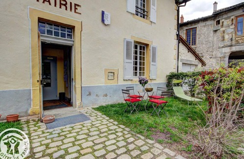 Sainte-Croix-en-Jarez Cottage | Historic 3BR Gîte with Private Bathrooms, WiFi, and Garden near Lyon
