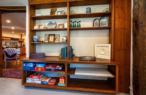 Manchester Center Apartment | Historic Home with Colonial Charm in Manchester