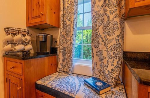 Manchester Center Apartment | Historic Home with Colonial Charm in Manchester