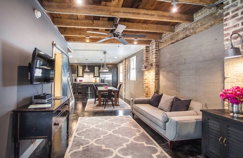 Historic Downtown Savannah Cottage | Historic Home with Modern Upgrades; Urban Getaway by Lucky Savannah