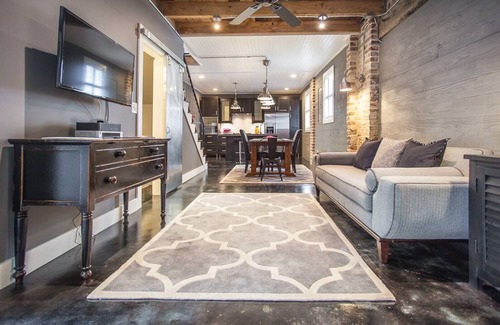 Historic Downtown Savannah Cottage | Historic Home with Modern Upgrades; Urban Getaway by Lucky Savannah