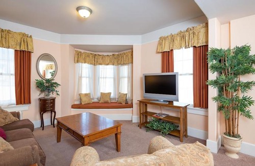 Condon Hotel | Historic Hotel Condon