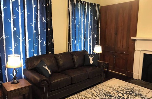 Belmont House | Historic James Kinney Farm House