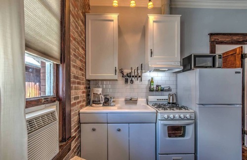 Midtown Apartment | Historic Midtown Getaway | Close to Beale