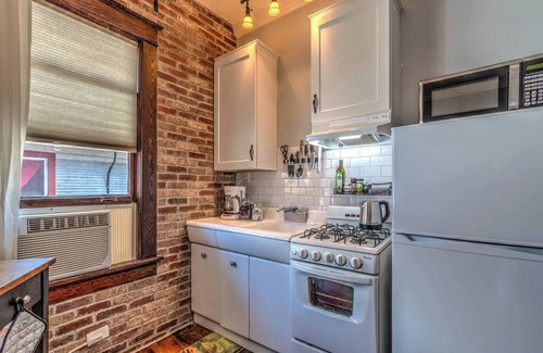 Midtown Apartment | Historic Midtown Getaway | Close to Beale