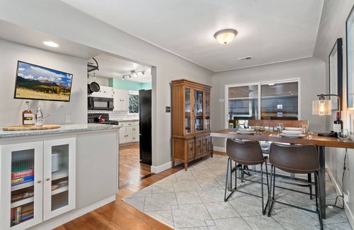 Old Town West Apartment | Historic Mountain Ave Bungalow – Walk Everywhere!