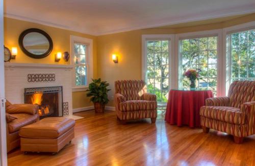 Petaluma House | Historic Petaluma Vacation Rental on Vintage Farm!