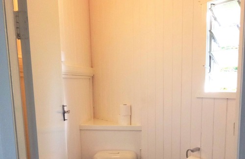 Ashgrove House | Historic Queenslander with parking and free WiFi