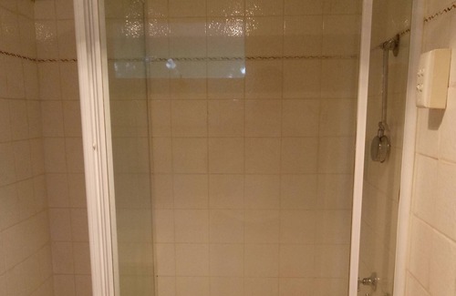 Ashgrove House | Historic Queenslander with parking and free WiFi