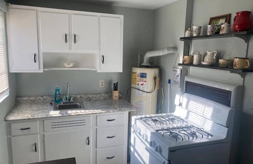 Valdosta Apartment | Historic Renovated Studio Apt w kitchen 2ndFl