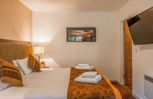 Nairn Hotel | Historic Stay w/Cozy Ambiance | Surrounded by Scenic Trails, Breakfast Included