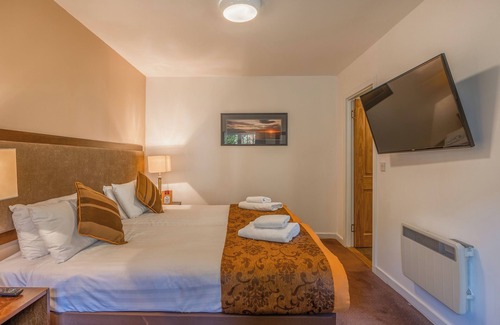 Nairn Hotel | Historic Stay w/Cozy Ambiance | Surrounded by Scenic Trails, Breakfast Included