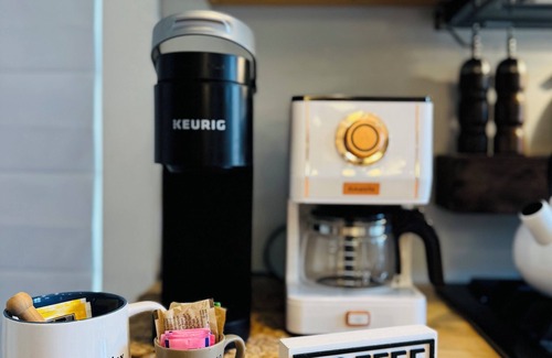 St. Charles House | Historic*Unique*Downtown*Quiet*Bright*Cheerful*Getaway