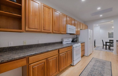 Feldman's House | Historic University Area/Pet Friendly