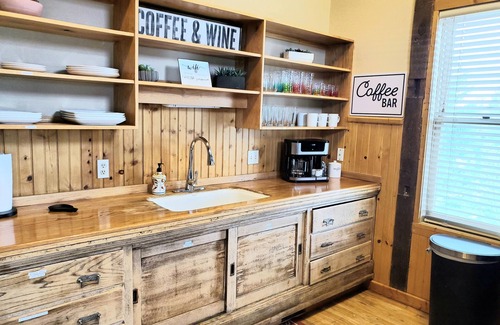Westcliffe Apartment | Historic Westcliffe Outpost Penthouse Apt 2bed/2bath