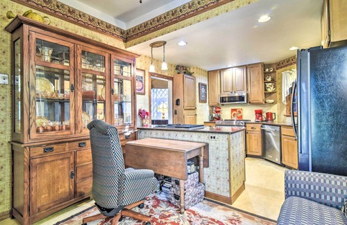 Lloyd District Cottage | Historical Portland Home < 2 Mi to Downtown!