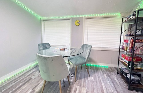 Cleveland Heights Apartment | Historical Updated Gem of Cleveland Heights - 2 Beds 2 Bath and a GAME ROOM