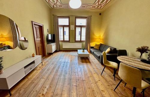 Hradec Kralove Apartment | Historický stylový apartmán v srdci Hradec Králové