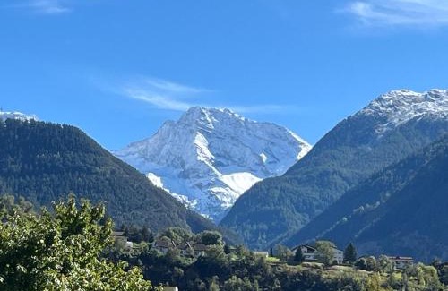 Naters Apartment | Historische Maisonettewohnung bis 10 Gäste, Magic Pass Belalp, Rosswald und mehr