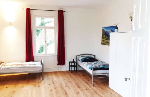 Metzingen Apartment | HÖ01 large apartment with dryer and washing machine